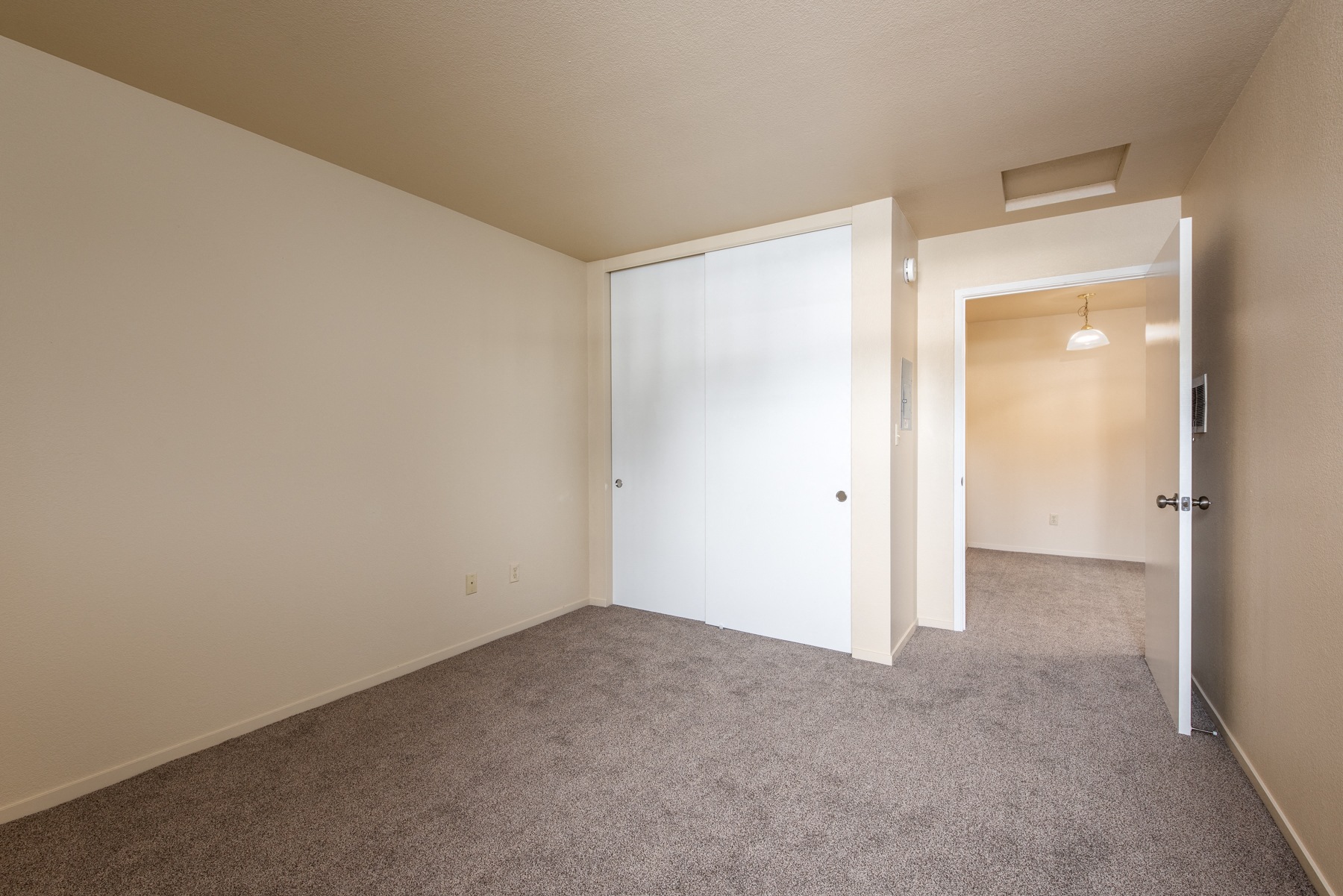 Manor Apartments photo 2